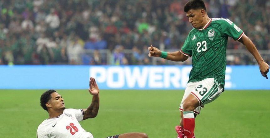 فيفا يعلن إيقاف كوانساه مدافع إنجلترا مباراتين في كأس العالم