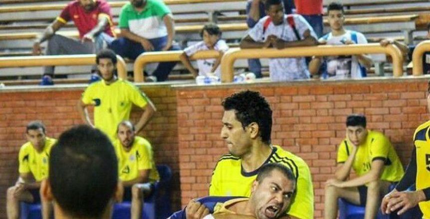 "عثمان" يلحق ببعثة الزمالك في تونس للمشاركة بالبطولة الأفريقية لـ"اليد"