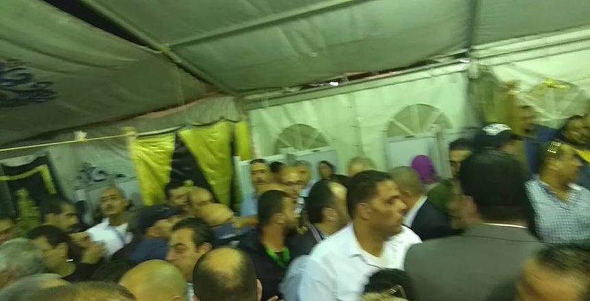بالصور| كسر الصناديق يوقف فرز الأصوات بانتخابات المصري