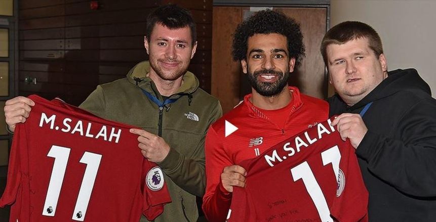 بالفيديو. ليفربول ينشر مشوار المُشجع الكفيف مع الريدز.. ويُبرز لقائه بصلاح