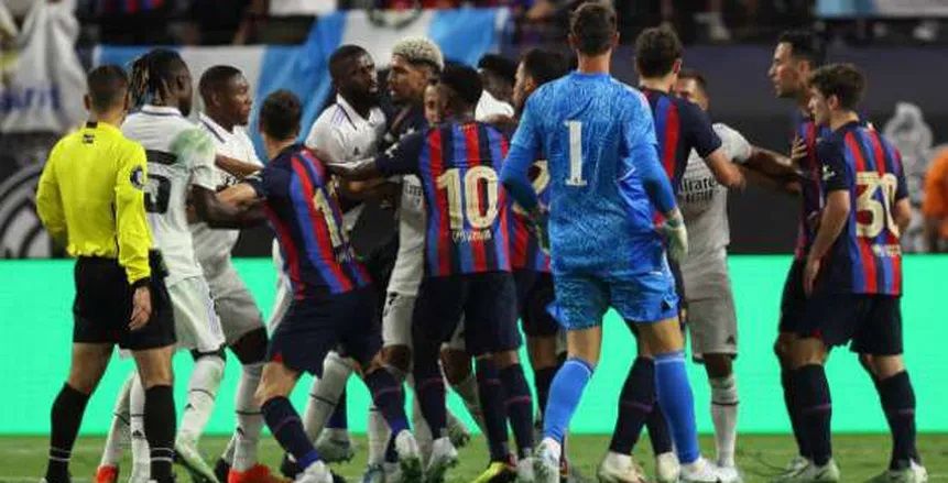 برشلونة يقترب من التعاقد مع لاعب ريال مدريد الأسبق