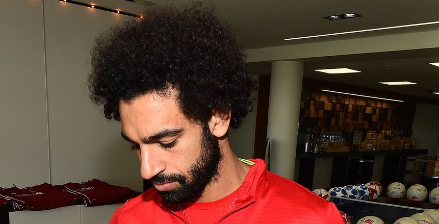 بالصور| «صلاح» يشارك مع لاعبي ليفربول في حملة تبرعات للإندونسيا