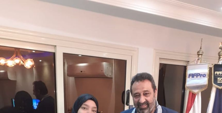 مجدى عبدالغني يستقبل أرملة علاء علي..  و"اللاعبين المحترفين" تدعم  أسرته (صور)