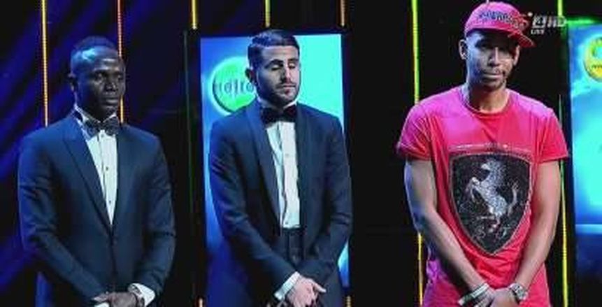 بالصور| كشف سر ملابس "أوبميانج" الغريبة في حفل "كاف"