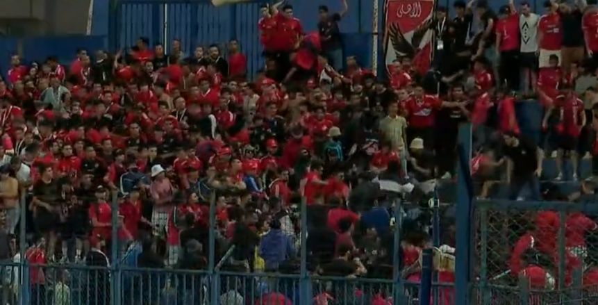 شوبير يهاجم «أولتراس أهلاوي»: الملعب مش بتاعكم
