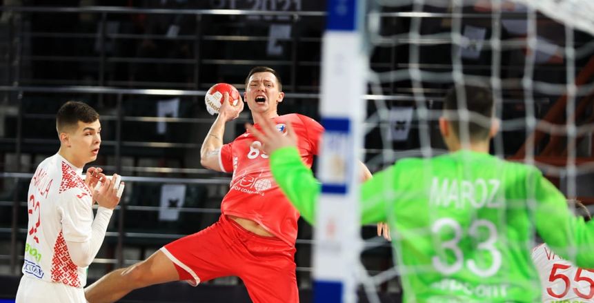 لاعب بيلاروسيا يشيد بتنظيم مصر للمونديال: كل شيء على أعلى مستوى