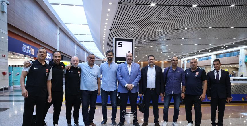 استقبال حافل لبعثة الأهلي في مطار القاهرة بعد الفوز ببطولة أفريقيا لكرة اليد