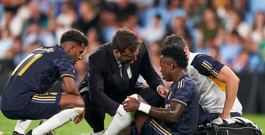 صحيفة ماركا: فينيسيوس مهدد بالغياب عن ريال مدريد مباراتين للإصابة