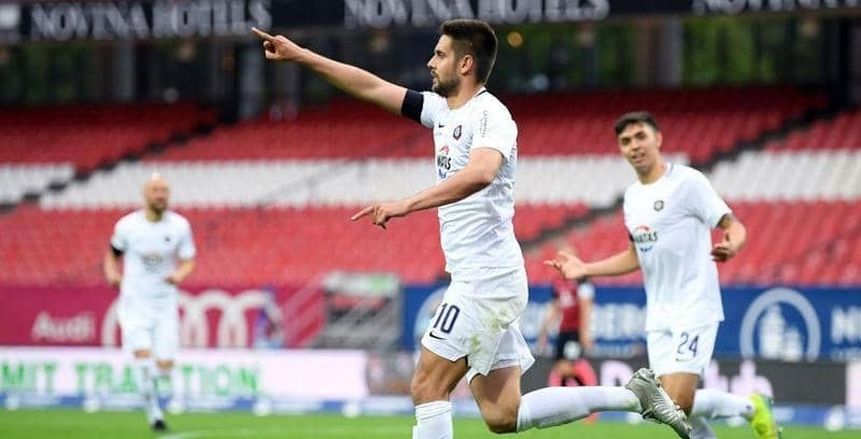 أنقذ حياتنا.. لاعب يبرر كسره قواعد كورونا في الدوري الألماني
