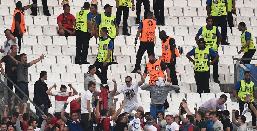 الإنجليز يؤكدون: أعمال الشغب سببها المتطرفون الروس والشرطة الفرنسية