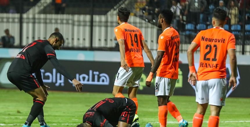 هدفان في دقيقتين.. شريف وقفشة يسجلان ثنائية للأهلي بمرمى فاركو «فيديو»