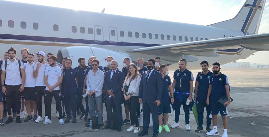 صورة جماعية لبعثة بيراميدز قبل السفر للمغرب