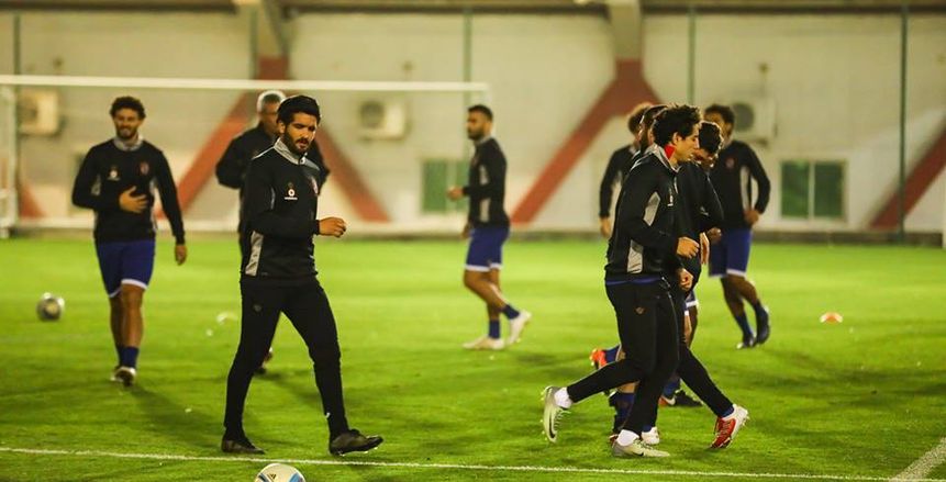 لاعبو الأهلي يخضعون لقياسات «الوزن والدهون» في دبي