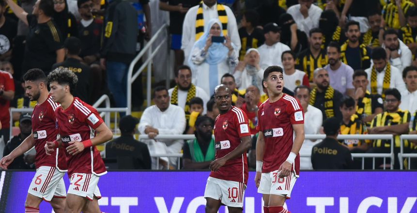 بعد وسام أبو علي.. لاعب جديد مهدد بالغياب عن الأهلي أمام فاركو بالدوري