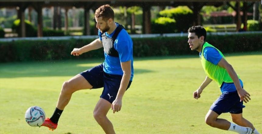 إيهاب جلال يعلن قائمة بيراميدز لمواجهة المصري.. ظهور «بن يوسف»