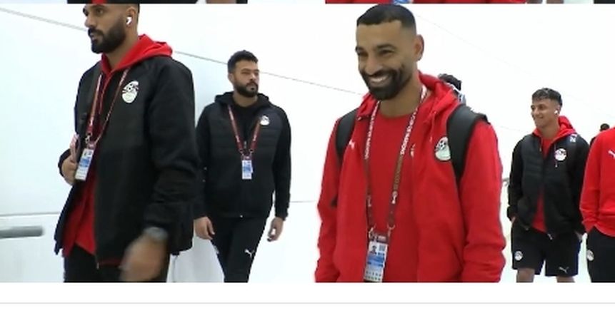 إمام عاشور لـ محمد صلاح: «مش هتلعب الماتش».. و«مو» يرد بابتسامته المعهودة