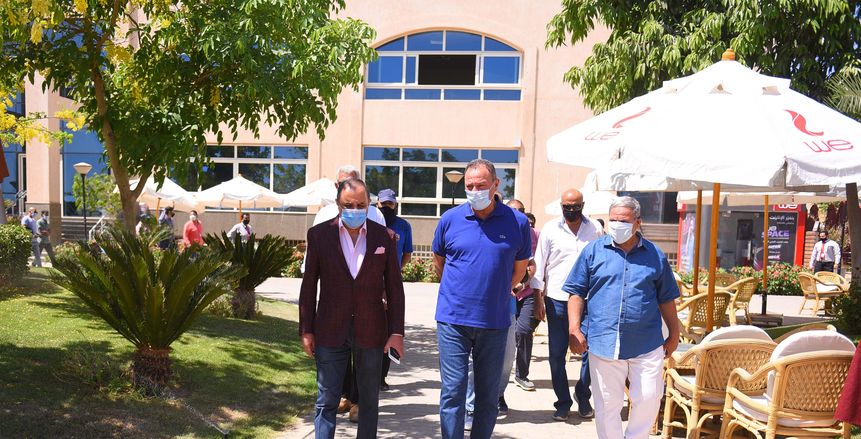 الخطيب يستقبل وفد محافظة القاهرة بفرع مدينة نصر