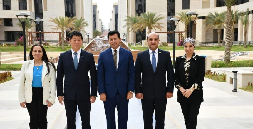رئيس الاتحاد الدولي يحضر منافسات كأس العالم للجمباز في مصر