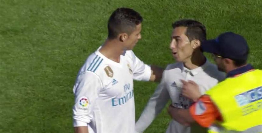 بالفيديو| مشجع يقتحم مباراة خيتافي وريال مدريد