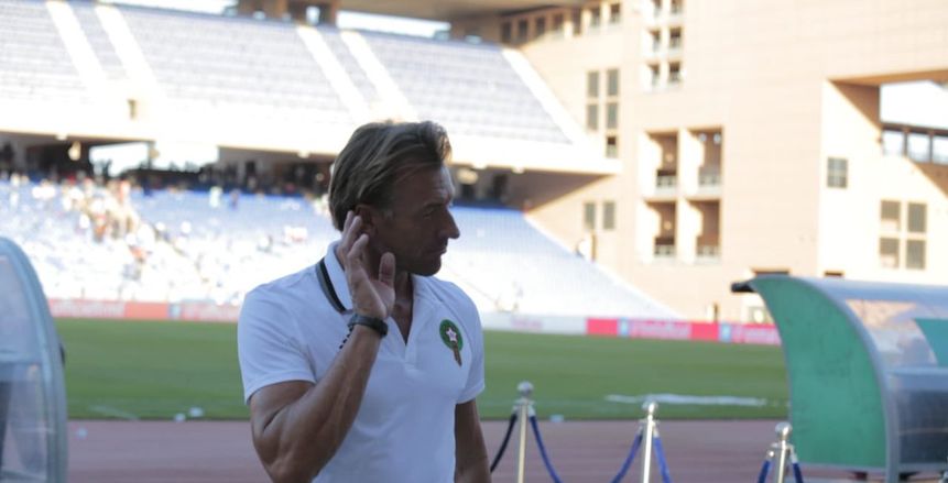 "المعلم يُهنئ التلميذ".. لوروا يشيد برينارد عقب مباراة المغرب وكوت ديفوار