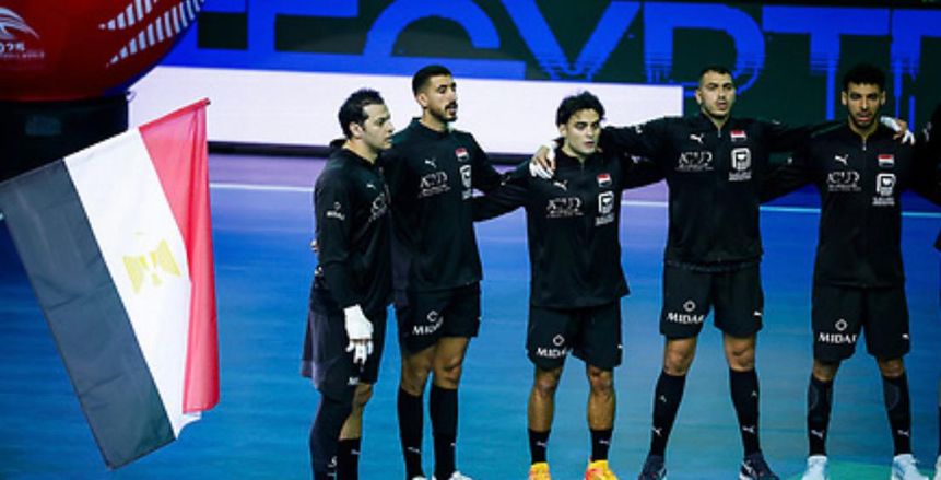 دعوات المصريين| منتخب اليد يتأخر أمام فرنسا بفارق 4 أهداف بالشوط الأول في المونديال
