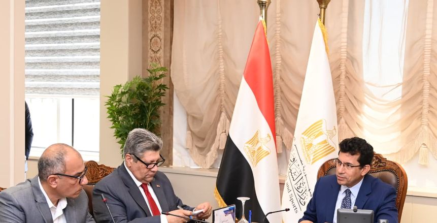وزير الشباب والرياضة يجتمع مع شركاء الحملة القومية «شارك.. الكلمة كلمتك»