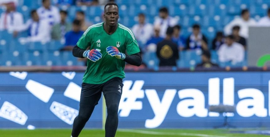 أهلي جدة يفتح ملف تجديد عقد إدوارد ميندي