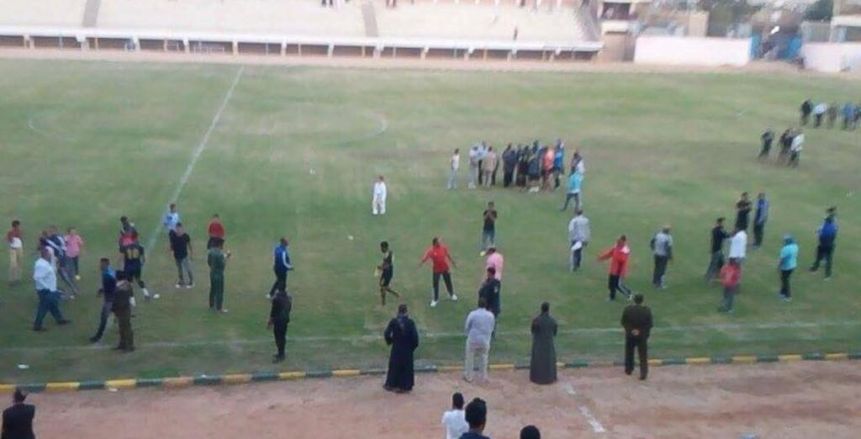 اشتباكات بين الجهاز الفني للوليدية وحكم لقاء الألومنيوم
