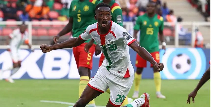 سانجاري يسجل أول أهداف أمم أفريقيا ويهدي التقدم لبوركينا ضد الكاميرون «فيديو»