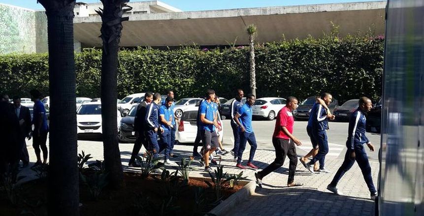 بالصور| لاعبو الوداد يؤدون تدريبات المشي قبل مواجهة الأهلي
