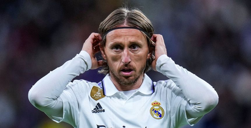 ريال مدريد يعلن تجديد عقد لوكا مودريتش لموسم إضافي