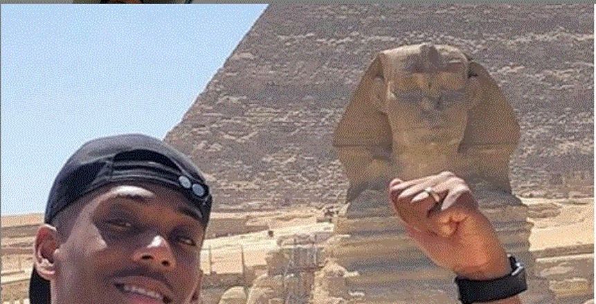 بالصور.. نجم مانشستر يونايتد يقضي إجازته في مصر