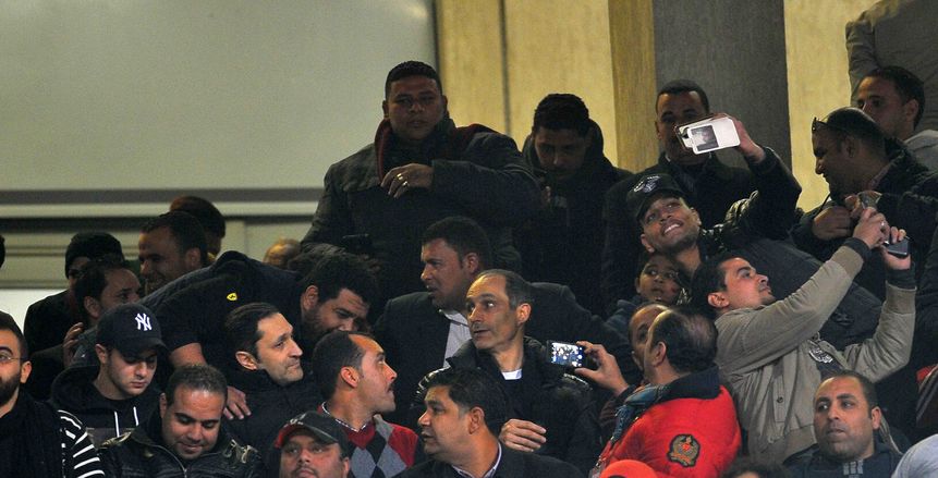 بالصور| علاء وجمال مبارك في مباراة مصر وتونس