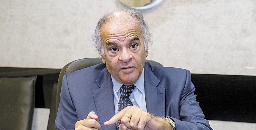 بعد رسالته القاسية لصلاح.. ممدوح عباس يمدح ماني: هكذا يكون الابن البار بوطنه