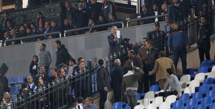«مرتضي» يحرض جماهير الزمالك للهتاف ضد رئيس الأهلي الشرفي