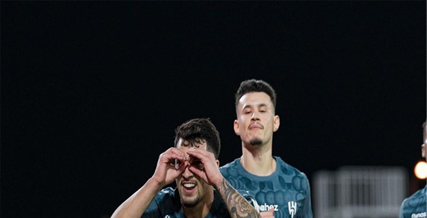 أقدام ليوناردو تطيح بالأخدود.. والهلال يتأهل لربع نهائي كأس ملك السعودية