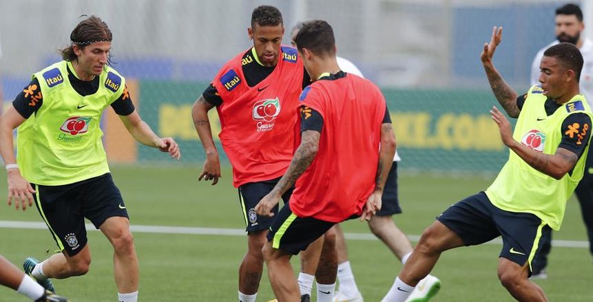 «نيمار» يطالب «كوتينيو» بعدم الإنضمام لبرشلونة