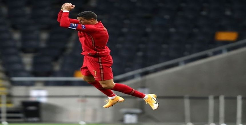 رونالدو أول لاعب أوروبي يكسر حاجز الـ100 هدف ويهدد صدارة علي دائي
