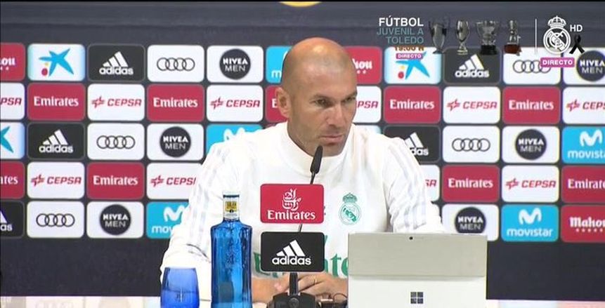 "زيدان" يعلق على تجديد عقده مع ريال مدريد على "بياض"