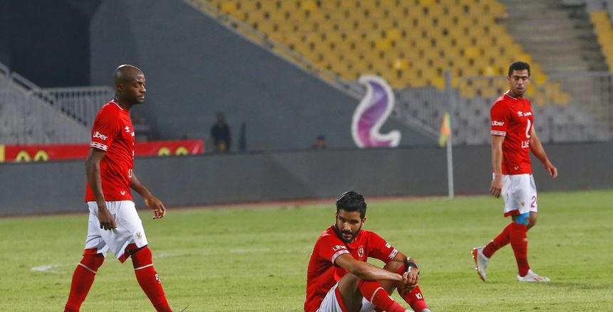 الأهلى يعد «معلول» بالرحيل.. و«لاسارتى» يعنف «جمعة»