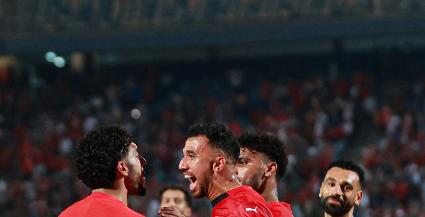 معلق مباراة مصر وبوركينا فاسو.. اختار بين قناتين صوتيتين
