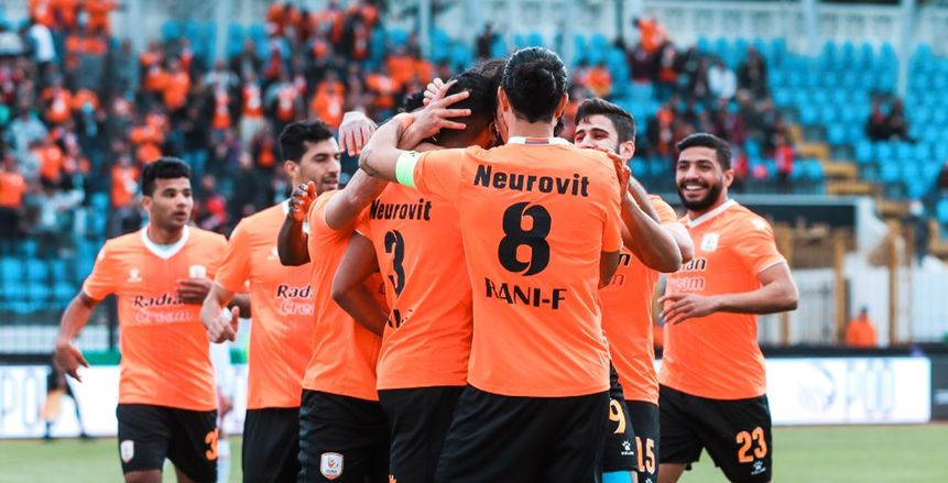 شكري نجيب وأحمد شريف يقودان هجوم فاركو أمام الزمالك