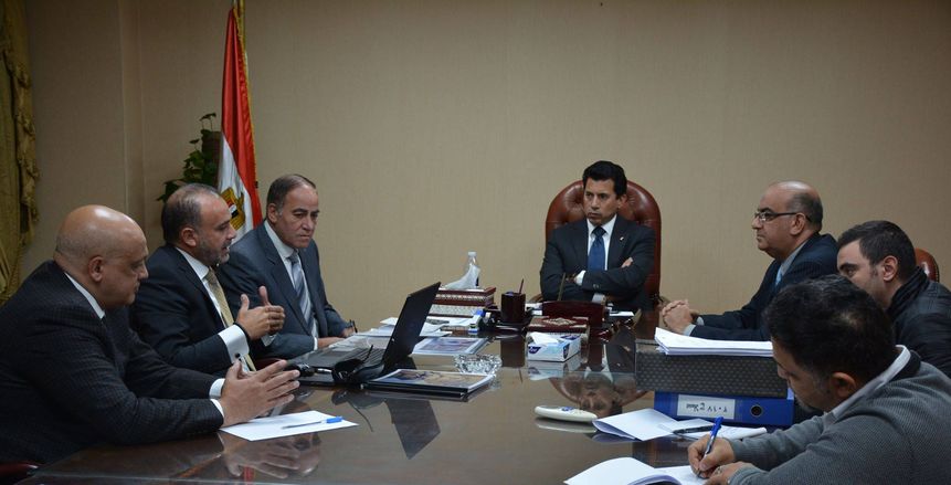 وزير الرياضة يهنئ اتحاد السلاح بفوز مصر بتنظيم بطولة العالم للناشئين 2021