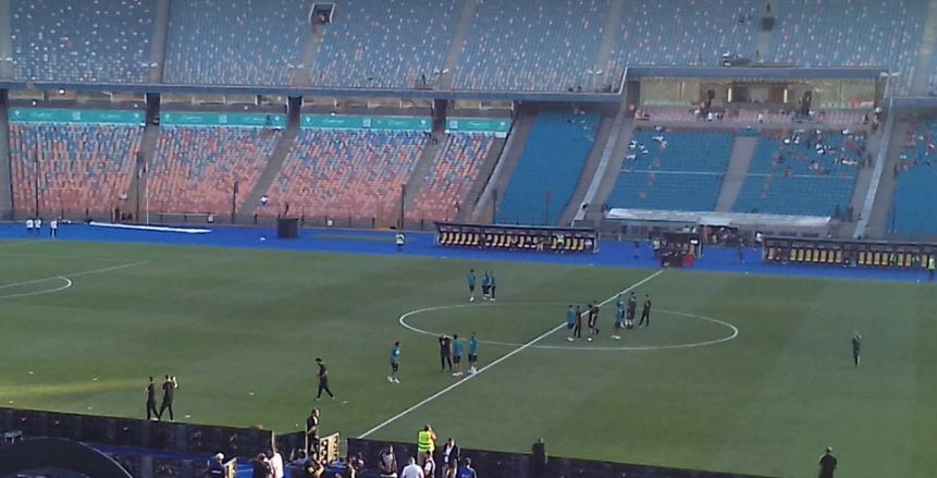 أحاديث جانبية بين نجوم الأهلي والزمالك قبل القمة 126 بالدوري