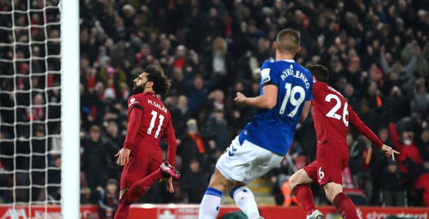 محمد صلاح يسجل هدف تقدم ليفربول على إيفرتون في الشوط الأول