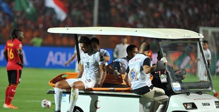 بالفيديو| كوكا يخرج مصابا من مباراة مصر وأوغندا بأمم أفريقيا
