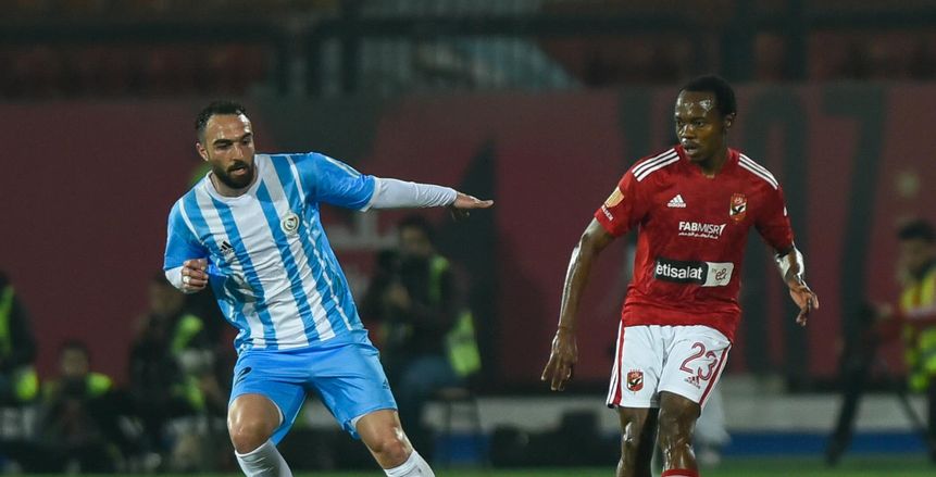 مدرب جنوب إفريقيا عن بيرسي تاو: كان يحمل 50 كيلو في قدميه وأصبح نشيطا
