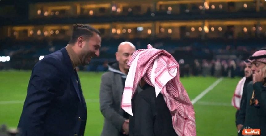 حسام حسن يحضر مباراة الهلال والنصر في نهائي كأس موسم الرياض (فيديو)