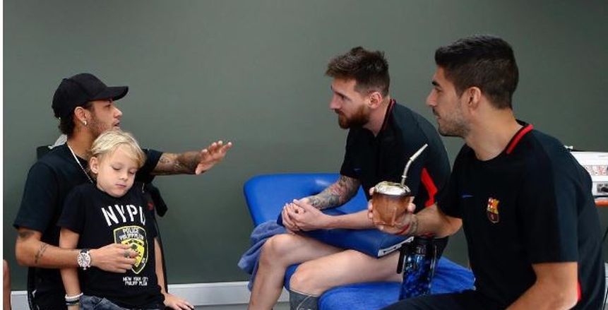 «نيمار» للاعبي برشلونة: نادم على مغادرة الفريق
