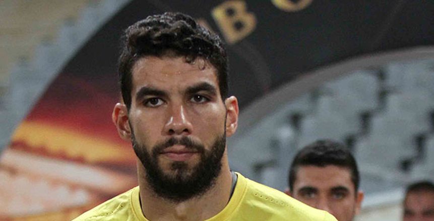 الأهلى فى مأزق بسبب شريف إكرامى.. والمجلس يناقش شغب «مونانا»